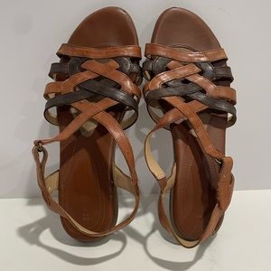 Naturalize Leather Woven Two Tone Flat Sandals Womens Size 8.5